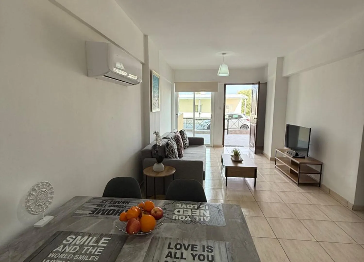 Welcome To Larnaca 50M From The Beachfront