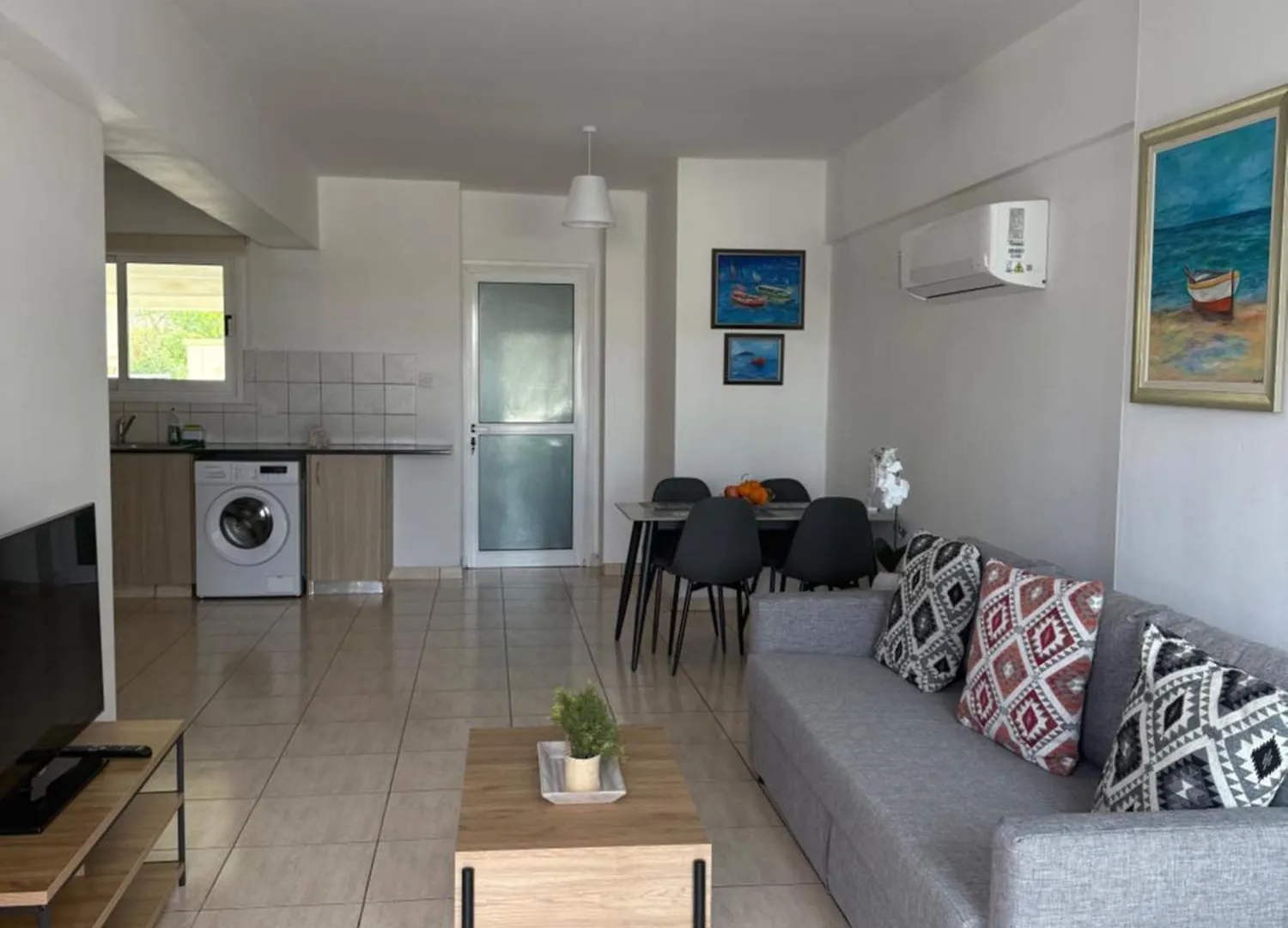 Welcome To Larnaca 50M From The Beachfront
